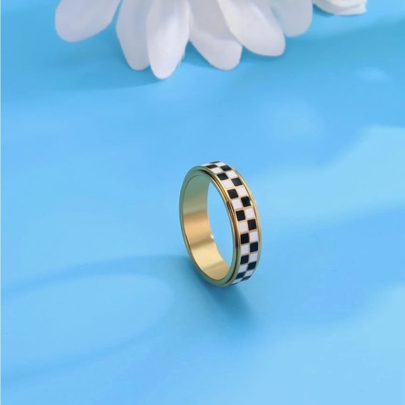 Anxiety Spinner Gold and Black Patterned Ring - Picture 3 of 4